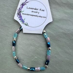 Turquoise/Light blue and white stretchy bracelet